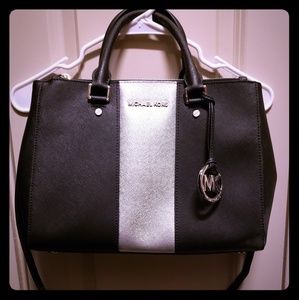 Michael Kors
Sutton Center Stripe Satchel & Wallet